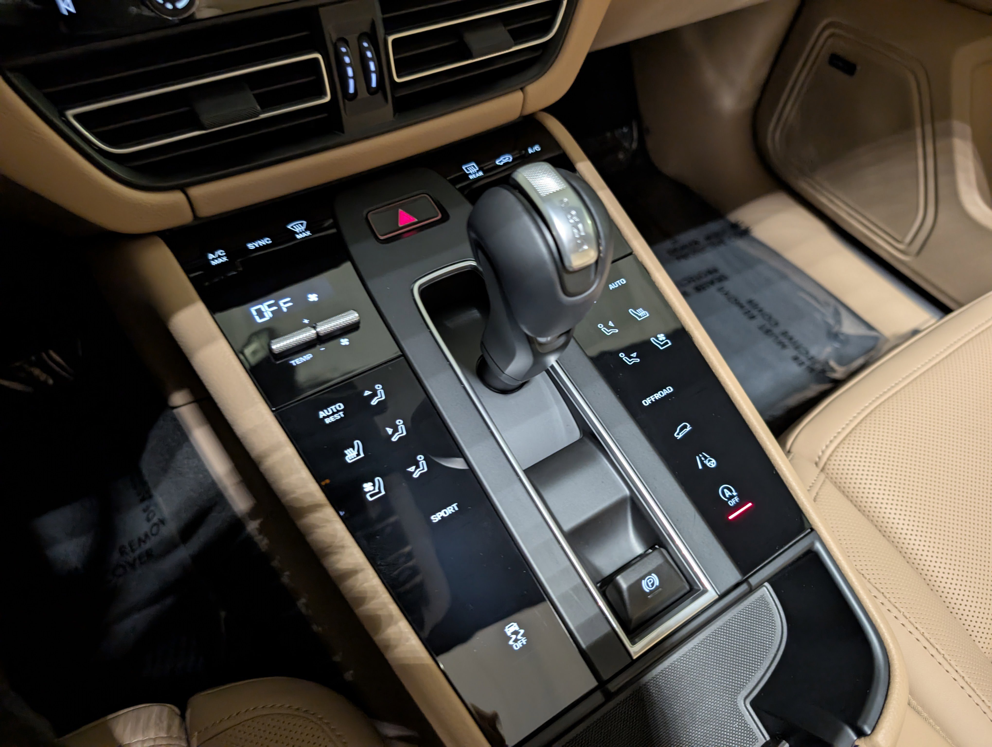 Used 2025 Porsche Macan image 38