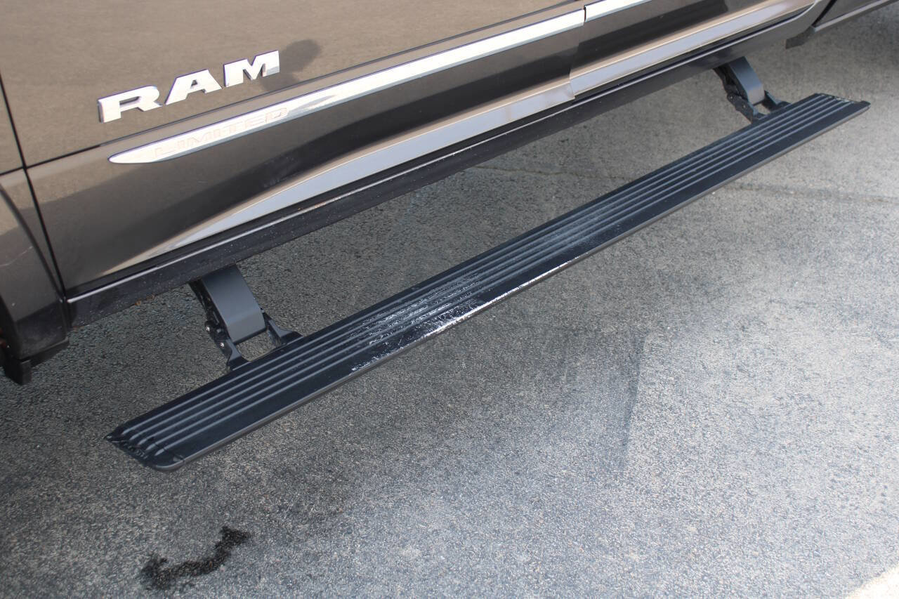 Used 2019 RAM 3500 Limited image 21