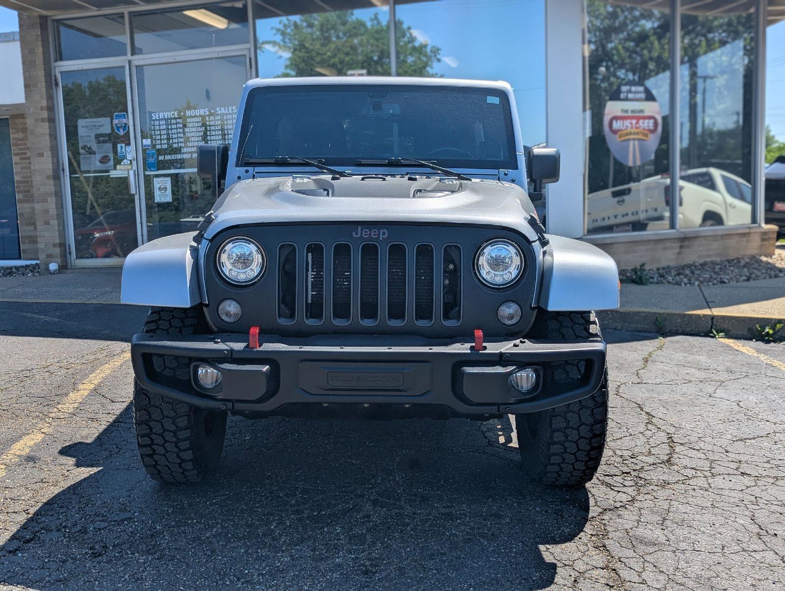 Used 2018 Jeep Wrangler Unlimited Rubicon w/ Max Tow Package AWD/4WD image 3