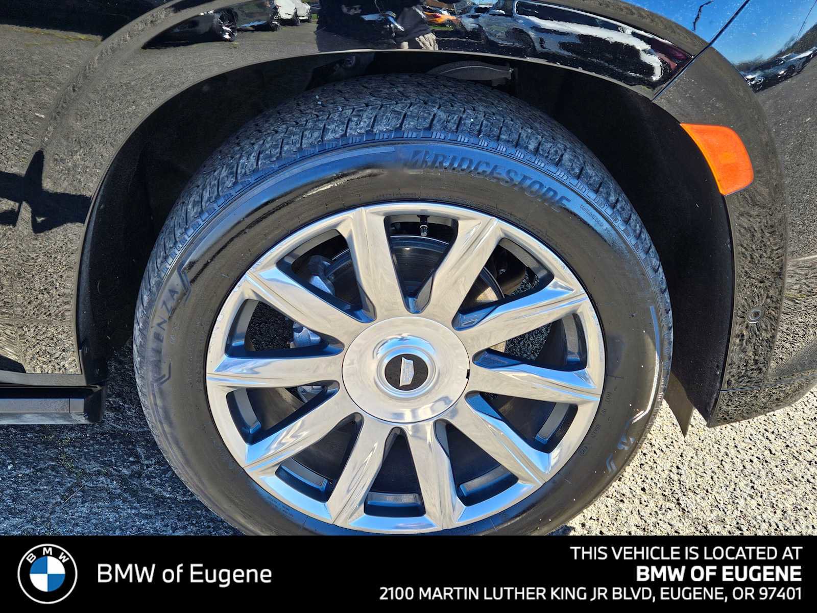 Used 2024 Cadillac Escalade ESV Premium Luxury Platinum AWD/4WD image 9