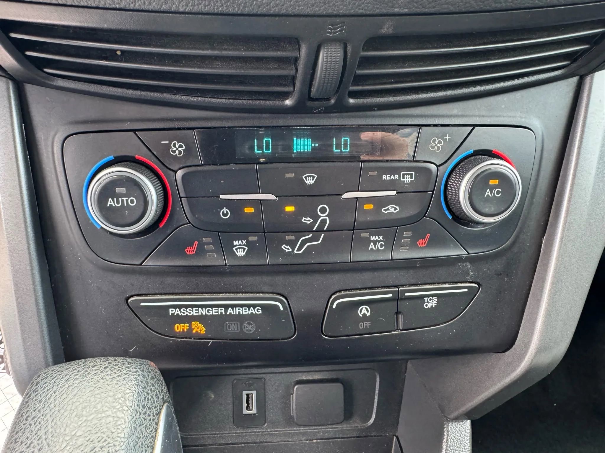 Used 2018 Ford Escape SE image 21