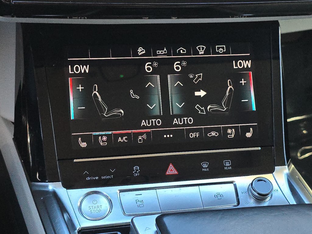 Used 2019 Audi e-tron Prestige w/ Prestige Package AWD/4WD image 30