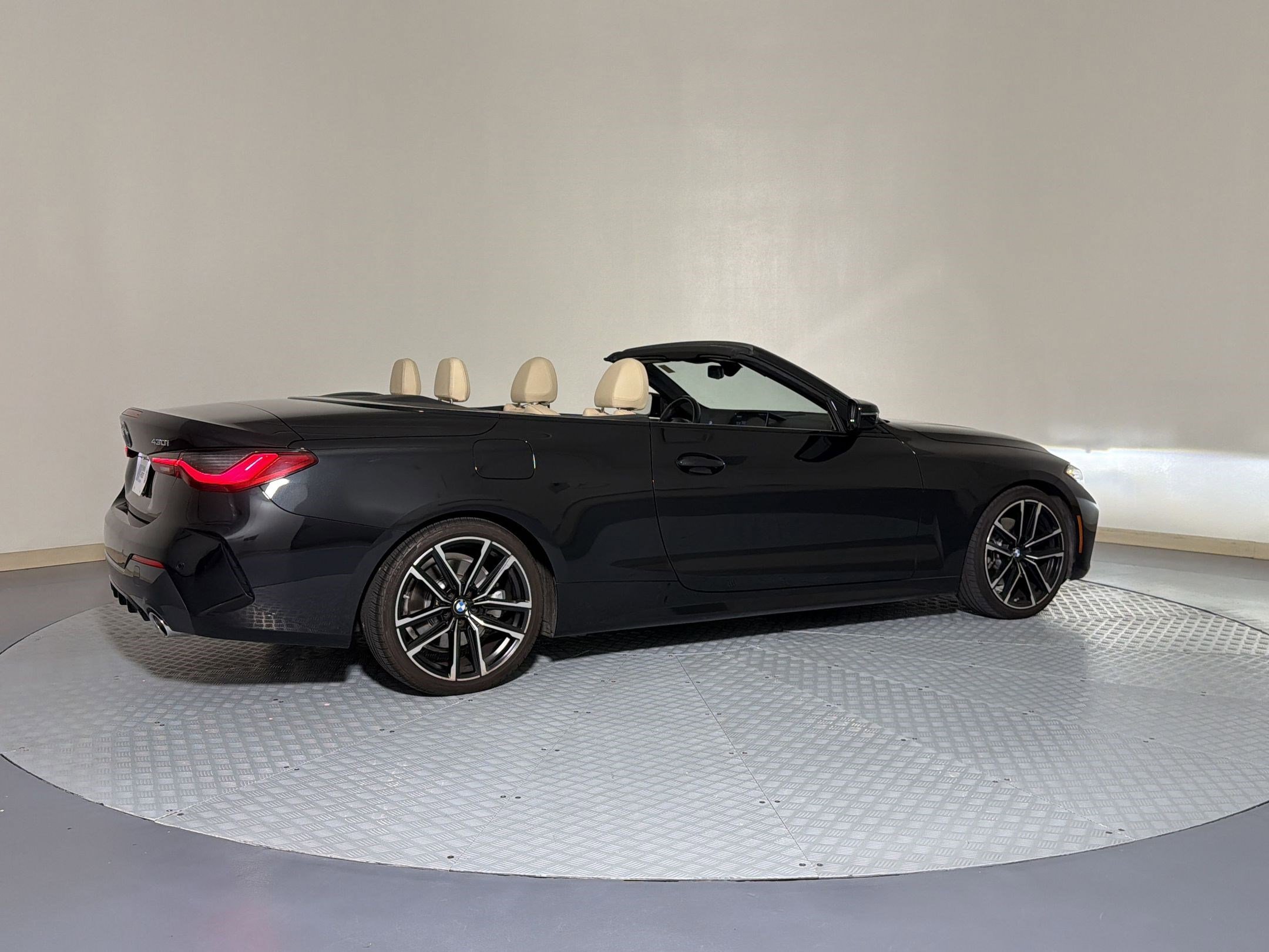 Certified 2024 BMW 430i Convertible w/ M Sport Package RWD image 8