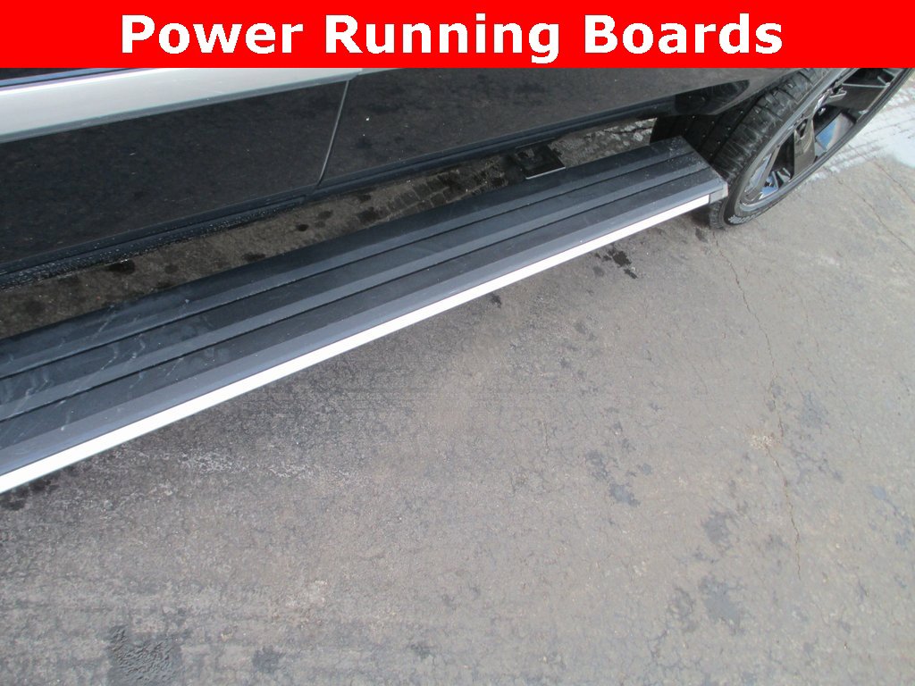 Used 2019 Cadillac Escalade ESV Premium Luxury image 13