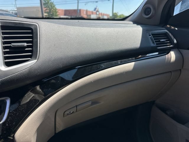 Used 2016 Honda Pilot Touring image 22