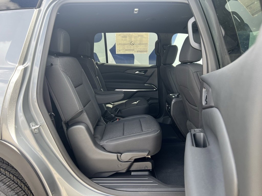 New 2025 Chevrolet Traverse LT image 31