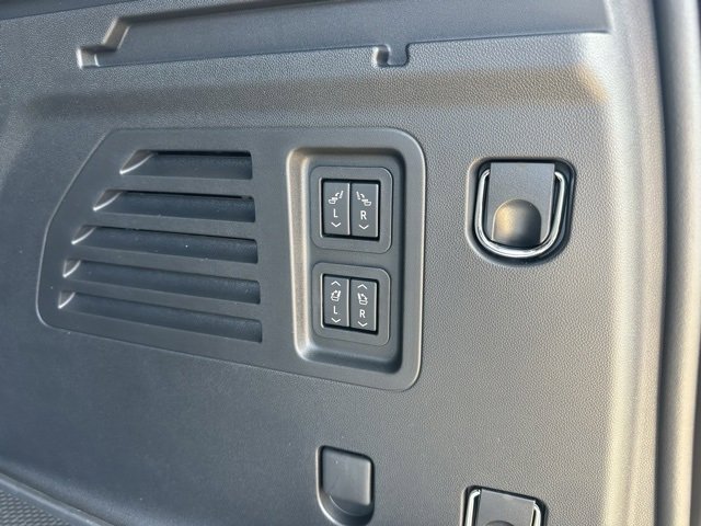 New 2026 Chevrolet Traverse RS w/ LPO, Floor Liner Package image 21