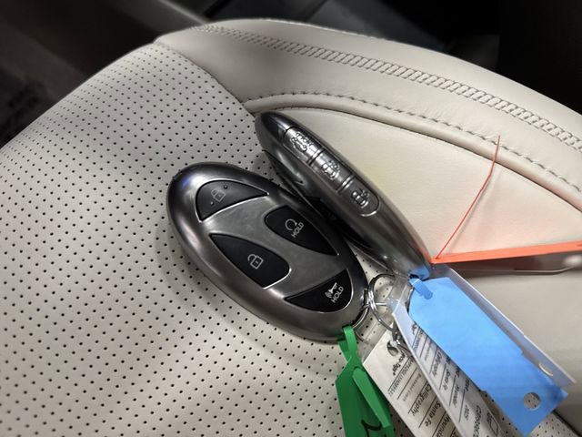 Used 2025 Hyundai Santa Fe Calligraphy image 30