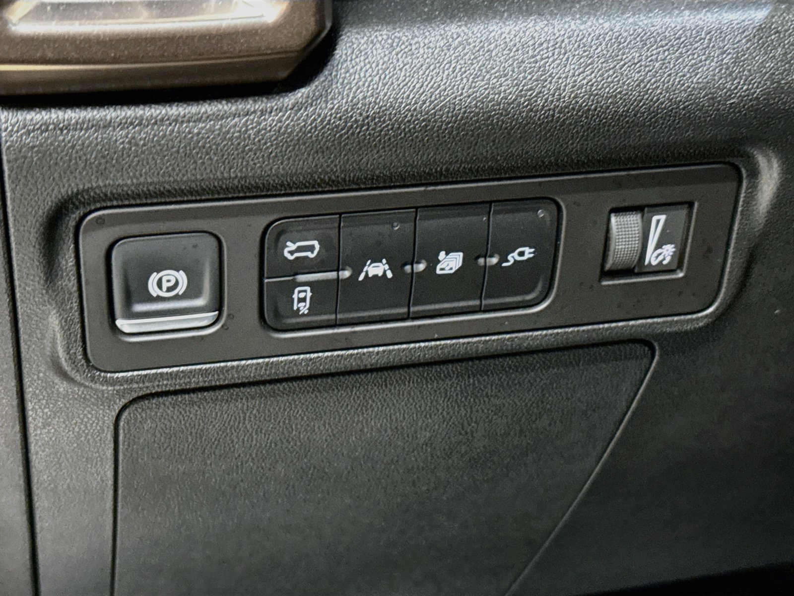 Used 2024 GMC Hummer EV 3X AWD/4WD image 13