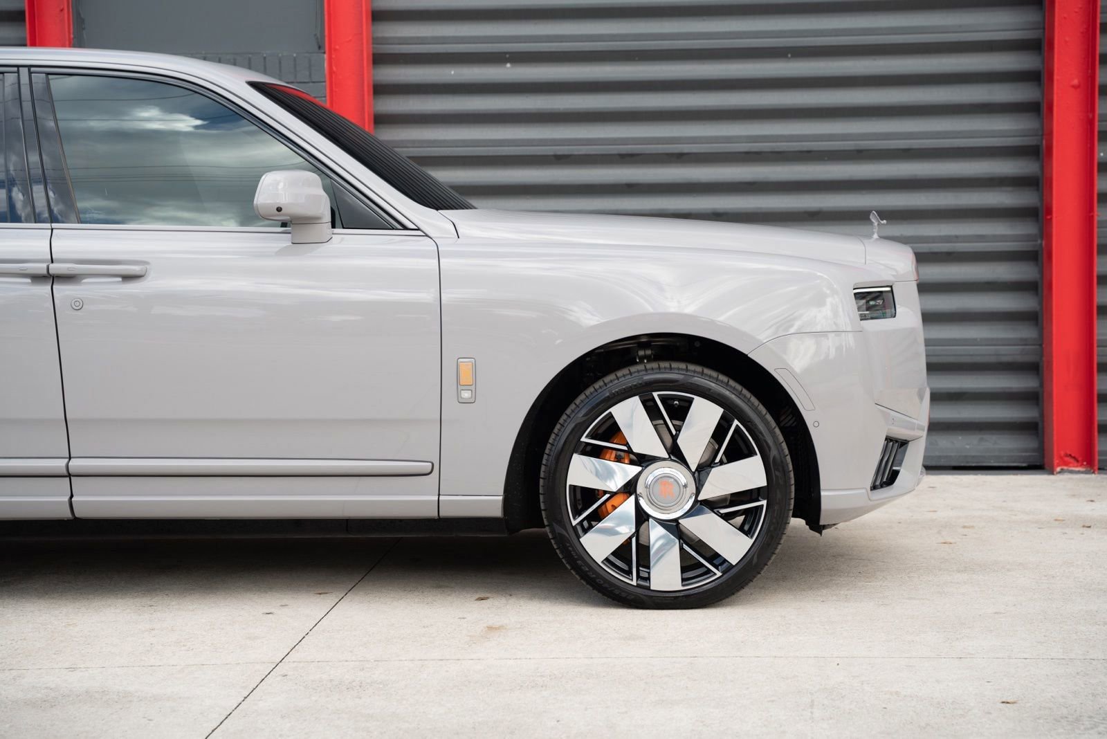 Used 2025 Rolls-Royce Cullinan image 12