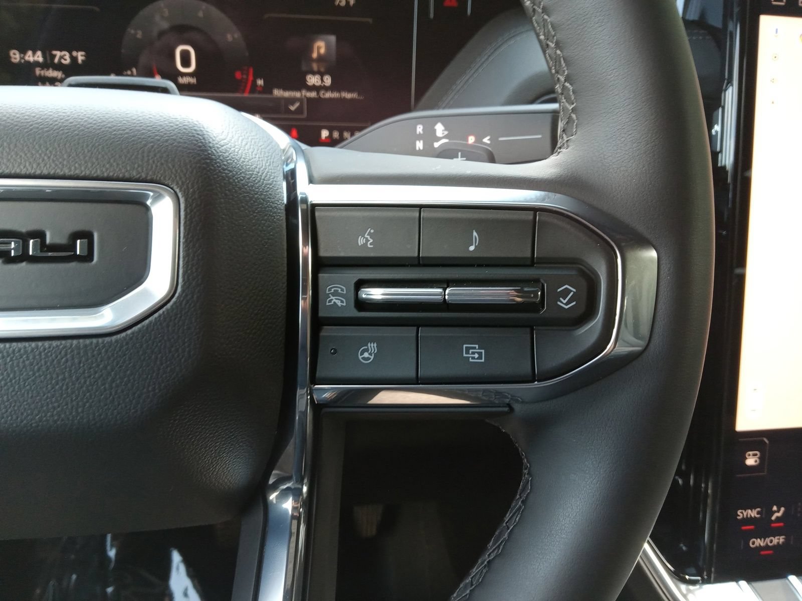 Used 2026 GMC Yukon Denali w/ Advanced Technology Package AWD/4WD image 23