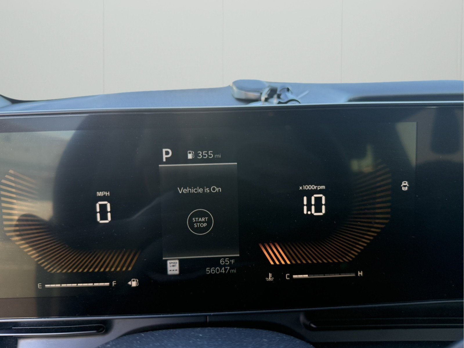 Used 2025 Kia Carnival FWD image 17