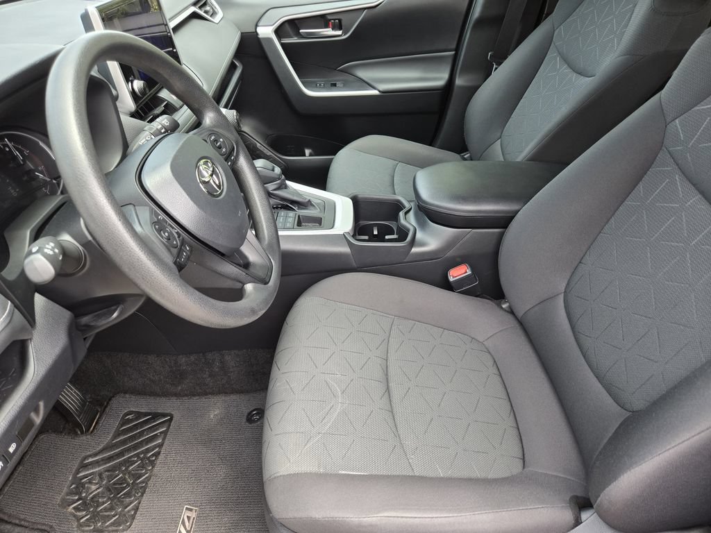 Used 2024 Toyota RAV4 XLE AWD/4WD image 11