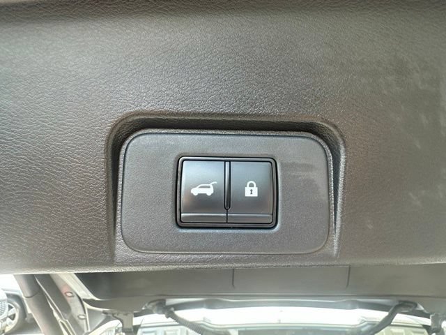 Used 2024 Nissan Rogue SV AWD/4WD image 33