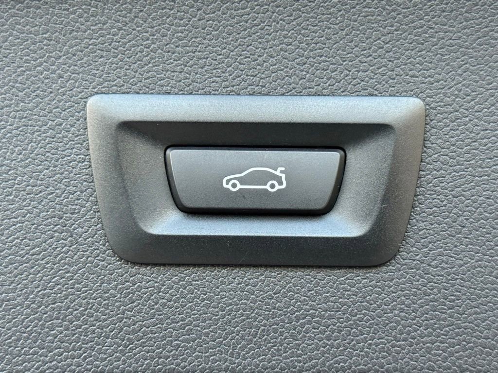 Used 2026 BMW iX xDrive45 image 17