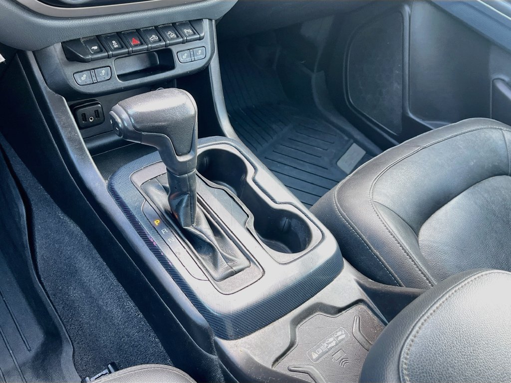 Used 2019 Chevrolet Colorado Z71 w/ Z71 Midnight Edition AWD/4WD image 16