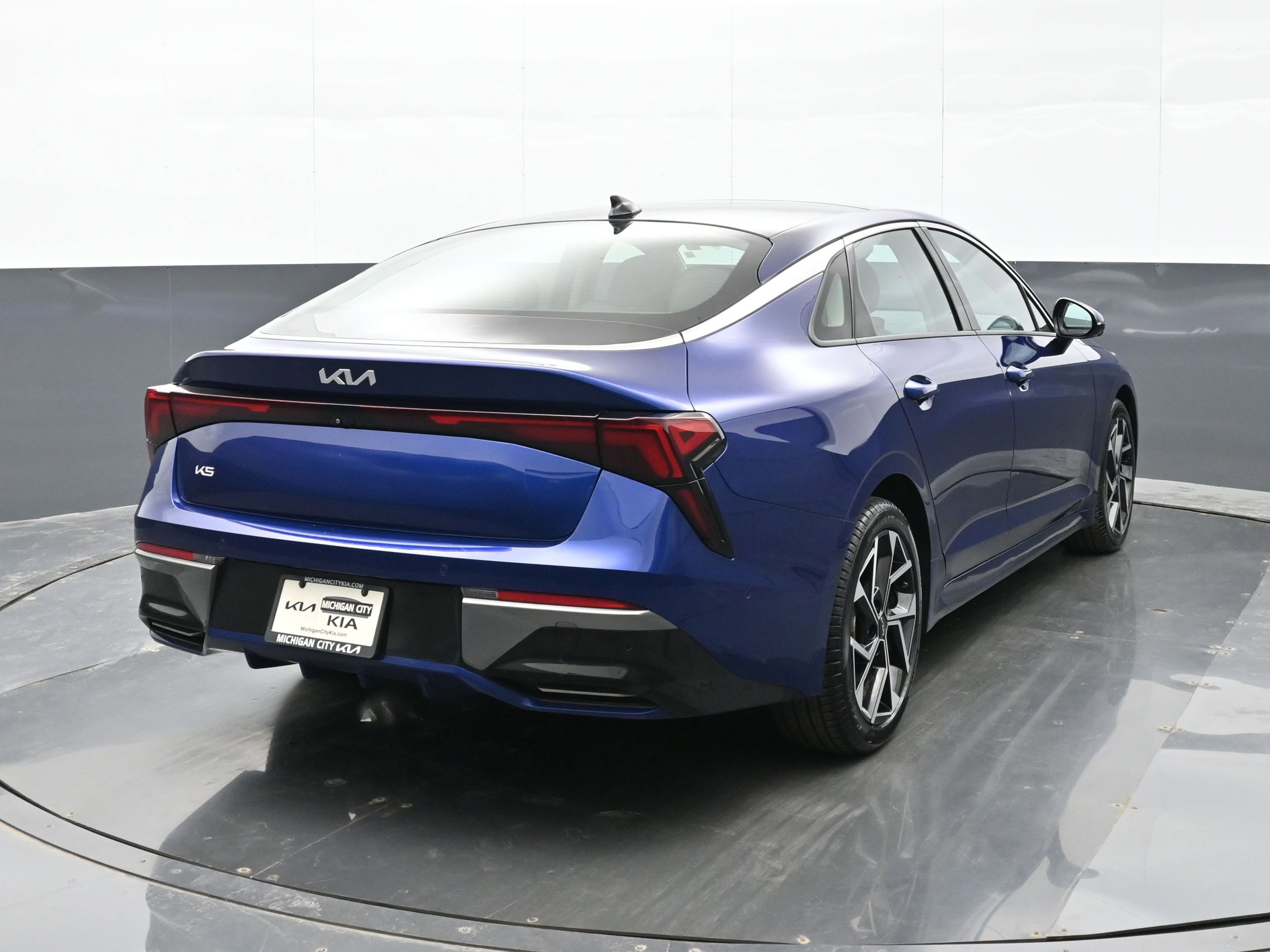 Used 2025 Kia K5 EX image 4