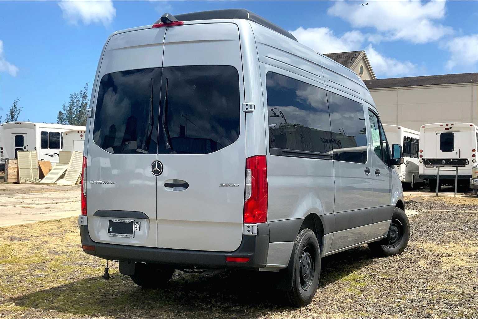 Used 2025 Mercedes-Benz Sprinter 2500 image 9