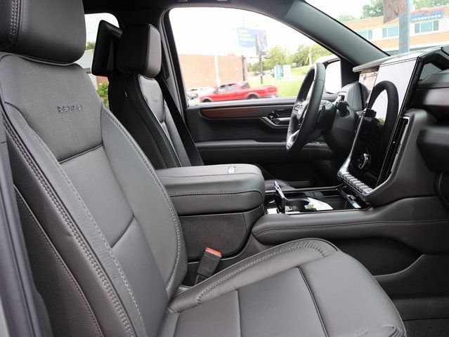 New 2026 GMC Yukon XL Denali w/ Denali Reserve Package AWD/4WD image 8
