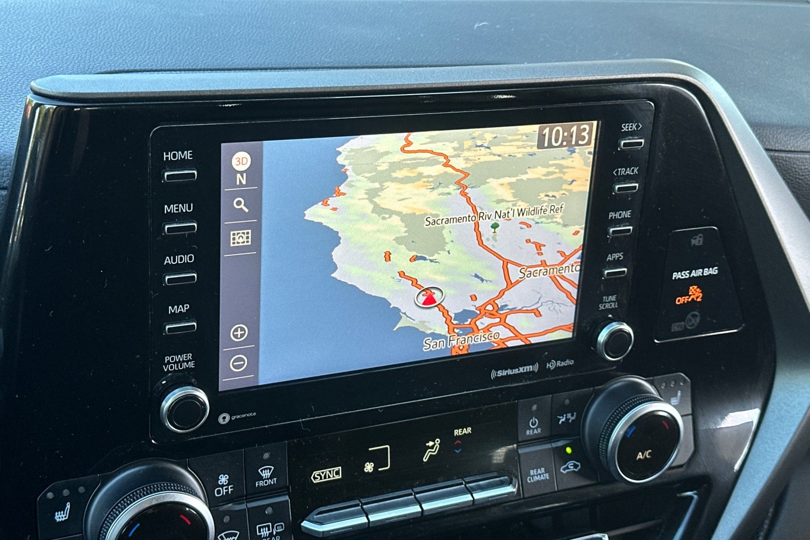 Used 2021 Toyota Highlander XLE image 19