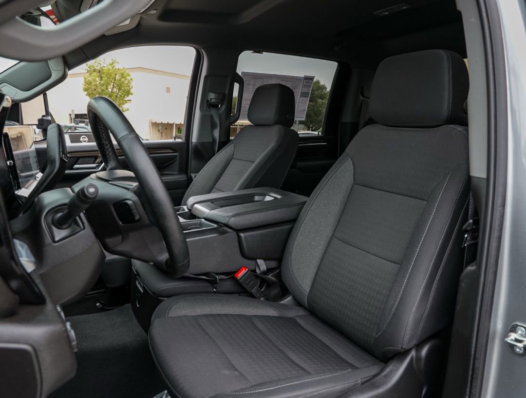 Used 2025 Chevrolet Silverado 2500 LT w/ Convenience Package image 17