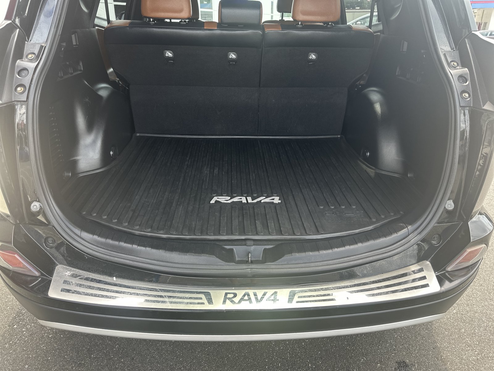 Used 2016 Toyota RAV4 SE AWD/4WD image 29