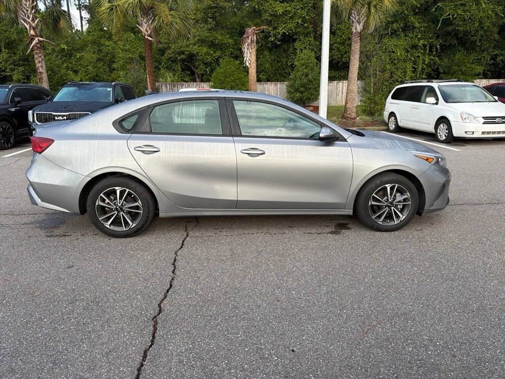 Certified 2024 Kia Forte LXS FWD image 3
