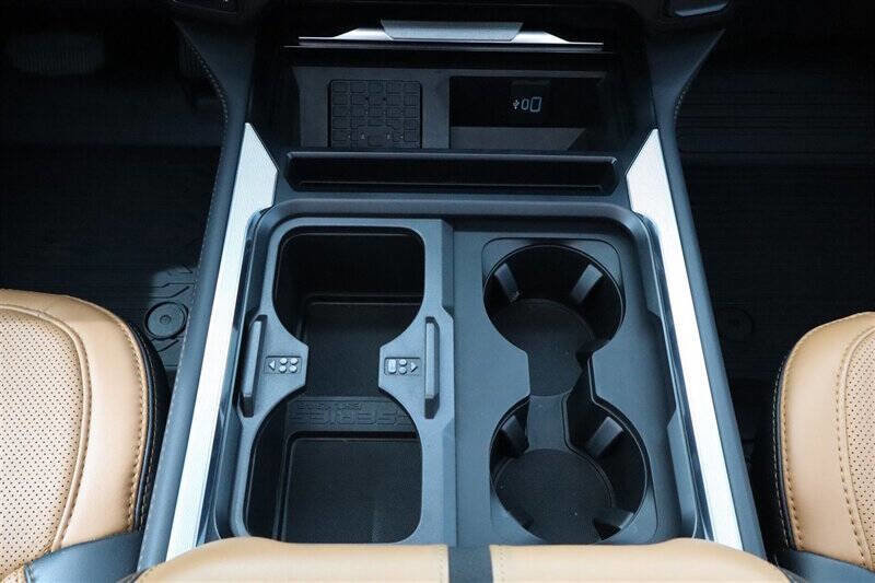 Used 2023 Ford F350 Platinum AWD/4WD image 26