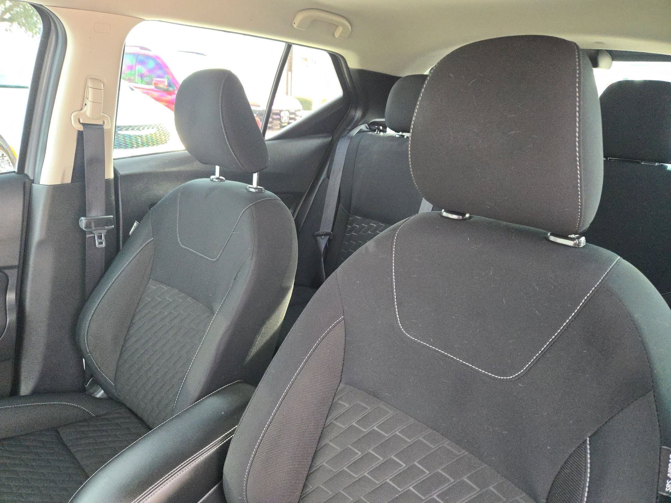 Used 2023 Nissan Kicks SV image 9