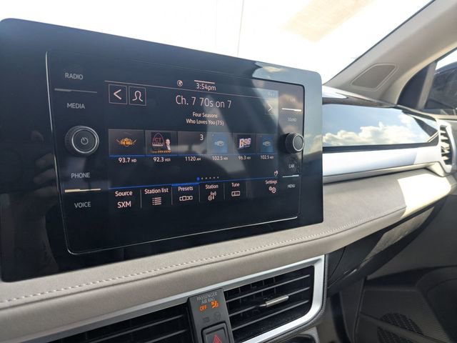 Used 2025 Volkswagen Taos SE FWD image 23