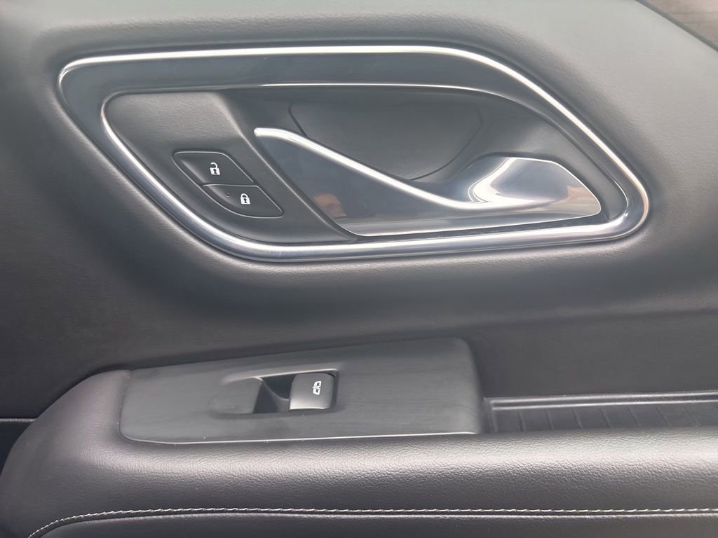 Used 2021 GMC Yukon XL SLE image 29