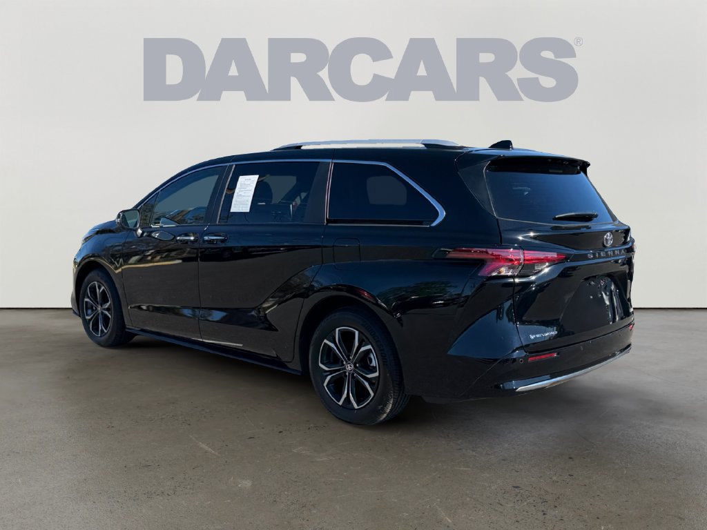 Used 2026 Toyota Sienna Platinum AWD/4WD image 5