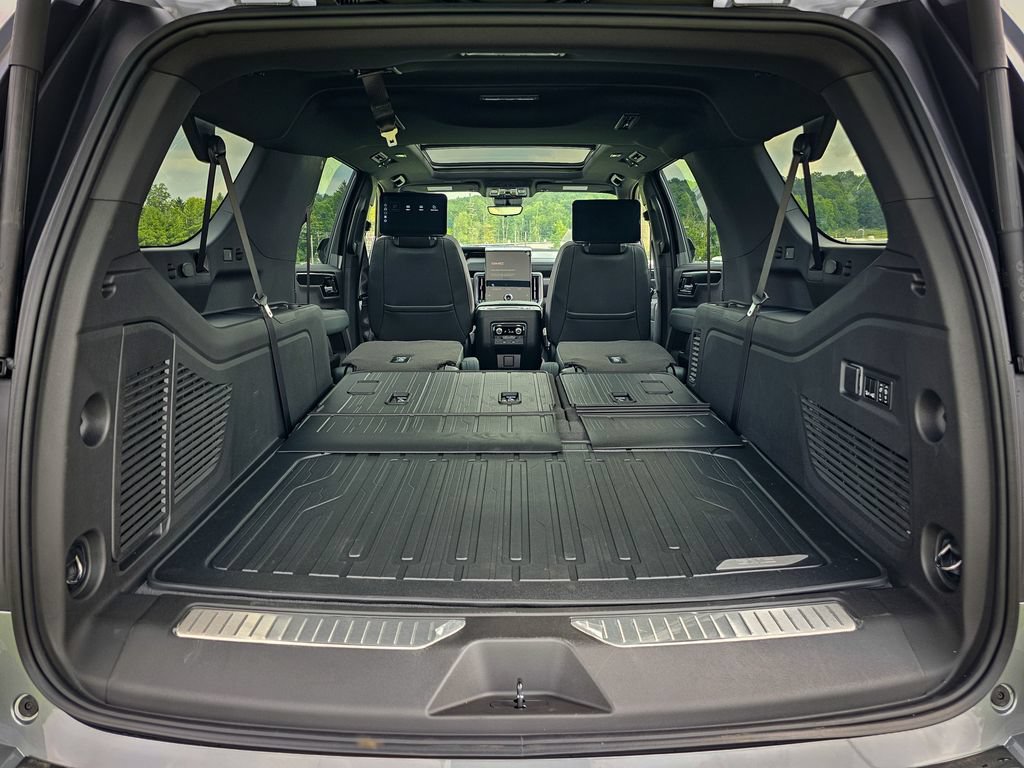 New 2026 GMC Yukon XL AT4 w/ AT4 Premium Plus Package AWD/4WD image 44