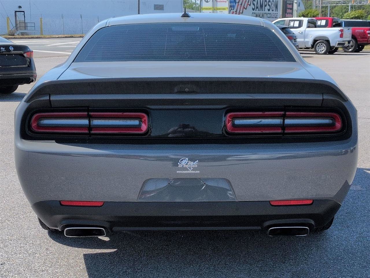 Used 2017 Dodge Challenger R/T Plus RWD image 4