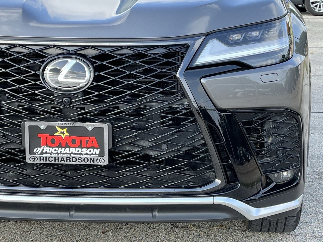 Used 2023 Lexus LX 600 F Sport w/ Accessory Package (Z1) AWD/4WD image 8