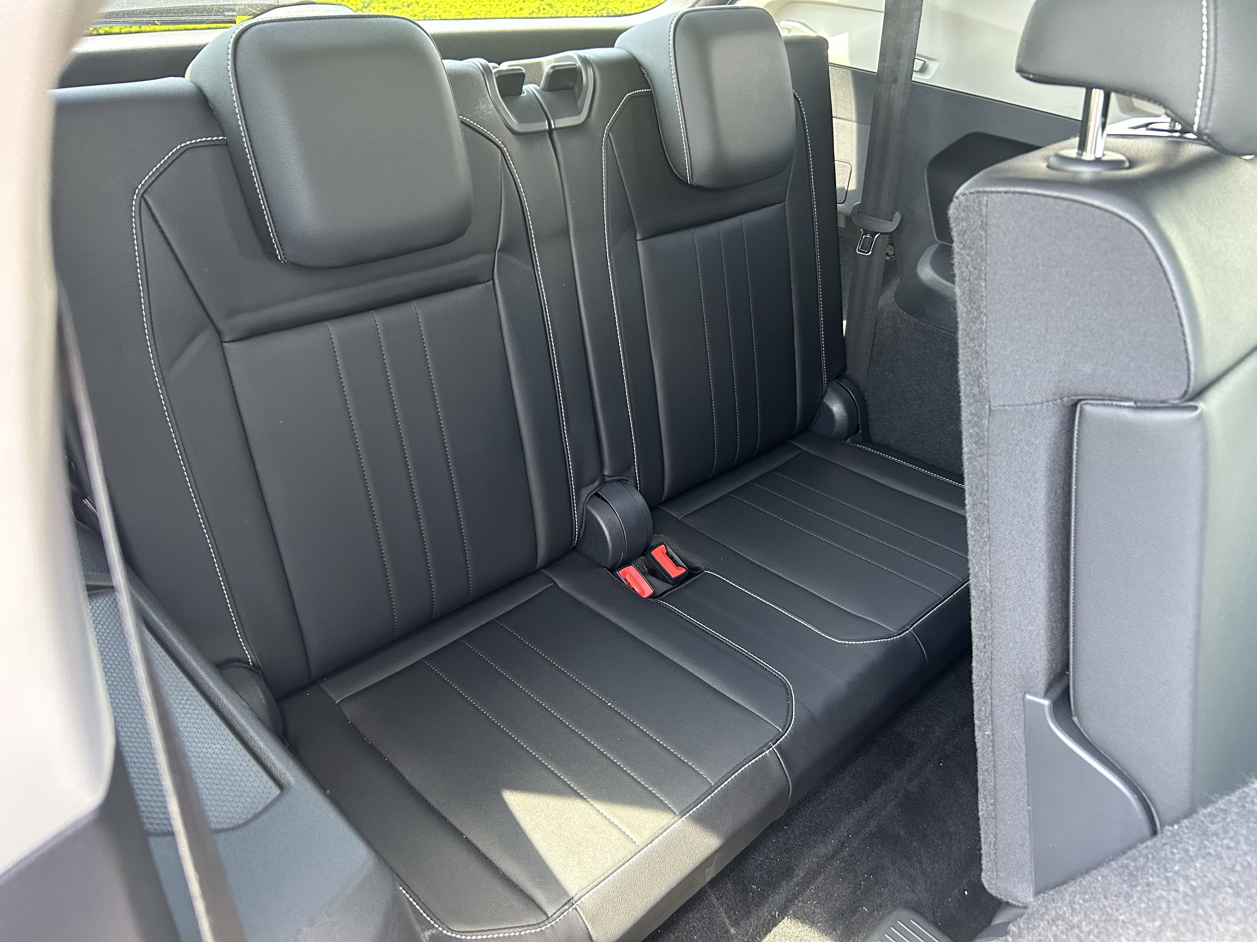 Certified 2023 Volkswagen Tiguan SE w/ Panoramic Sunroof Package FWD image 26