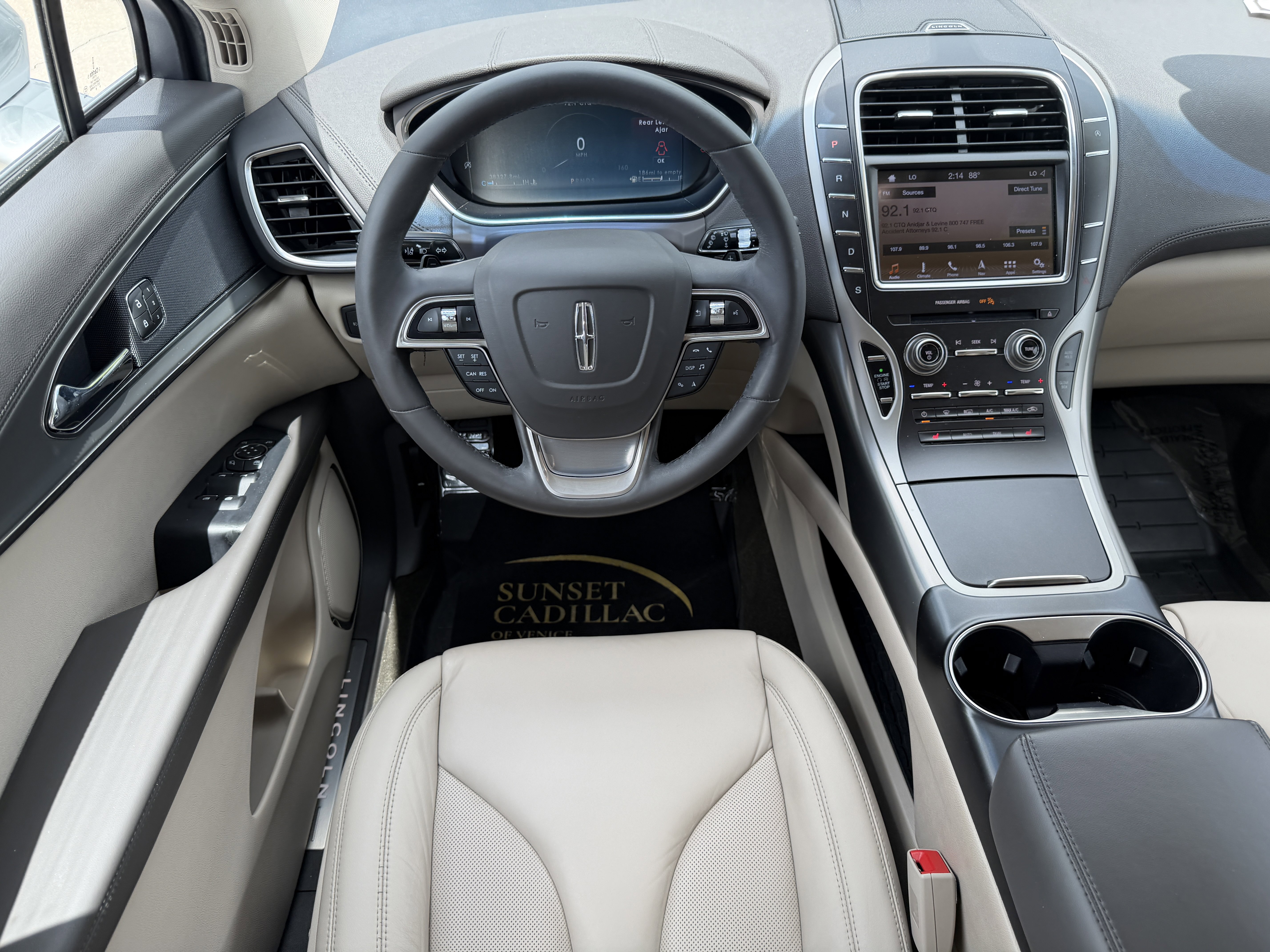 Used 2019 Lincoln Nautilus Select image 12