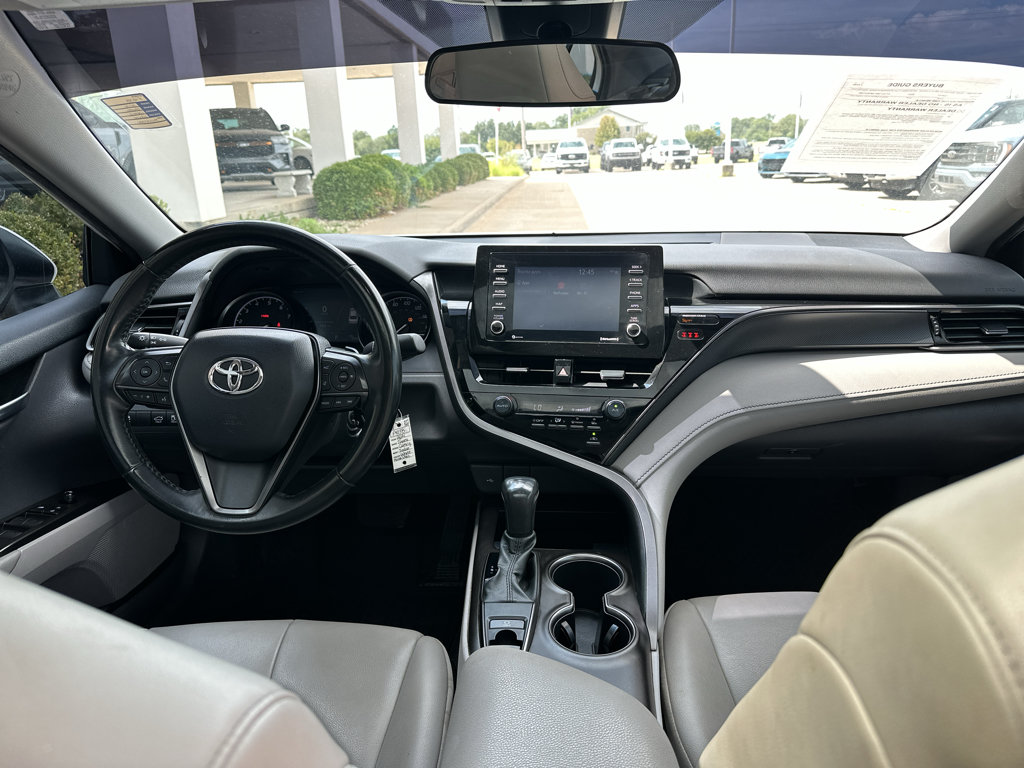 Used 2021 Toyota Camry SE AWD/4WD image 3