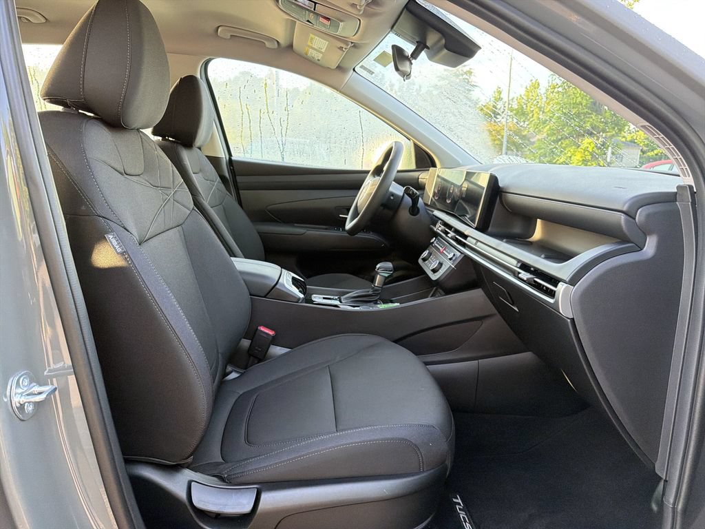 Used 2026 Hyundai Tucson SE FWD image 17