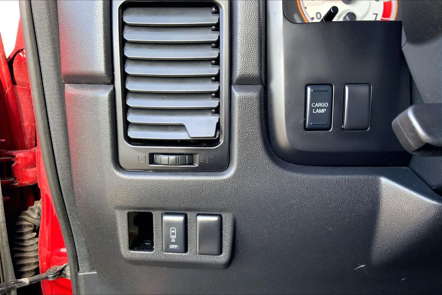 Used 2015 Nissan Titan PRO-4X AWD/4WD image 33