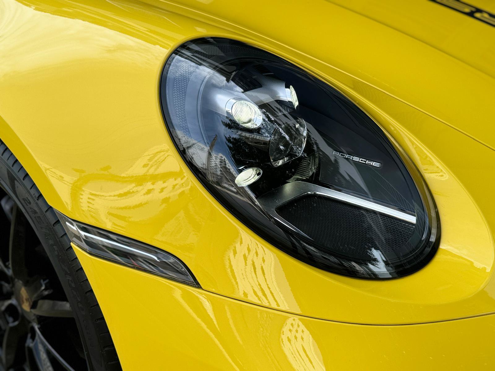 Used 2021 Porsche 911 Carrera RWD image 4