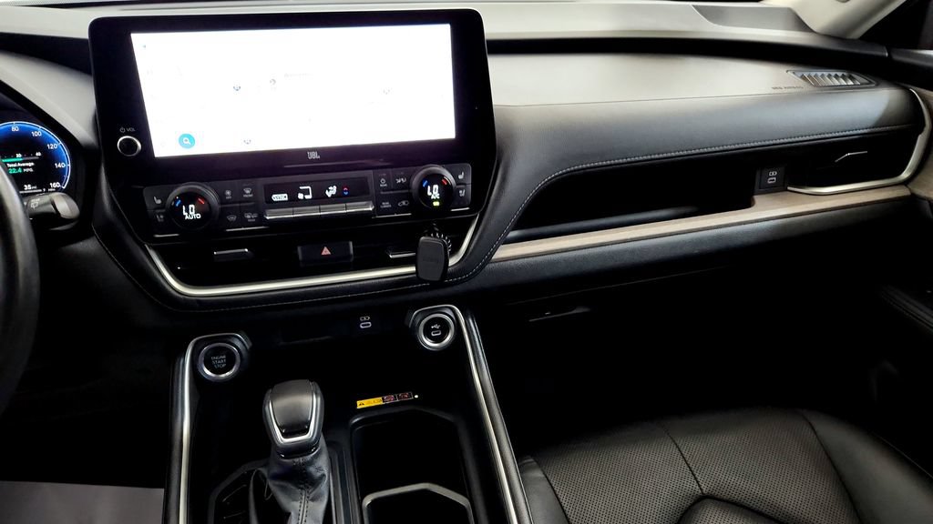 Certified 2024 Toyota Grand Highlander AWD image 30