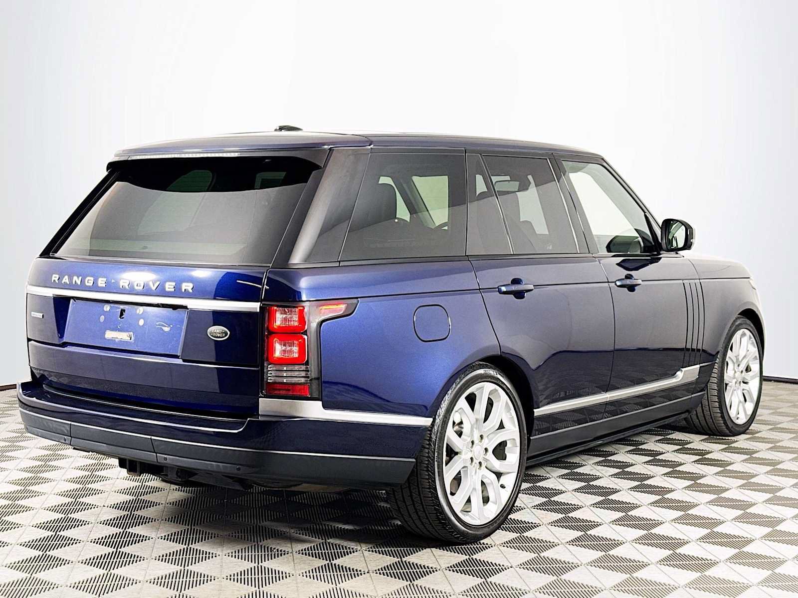 Used 2015 Land Rover Range Rover Supercharged AWD/4WD image 5