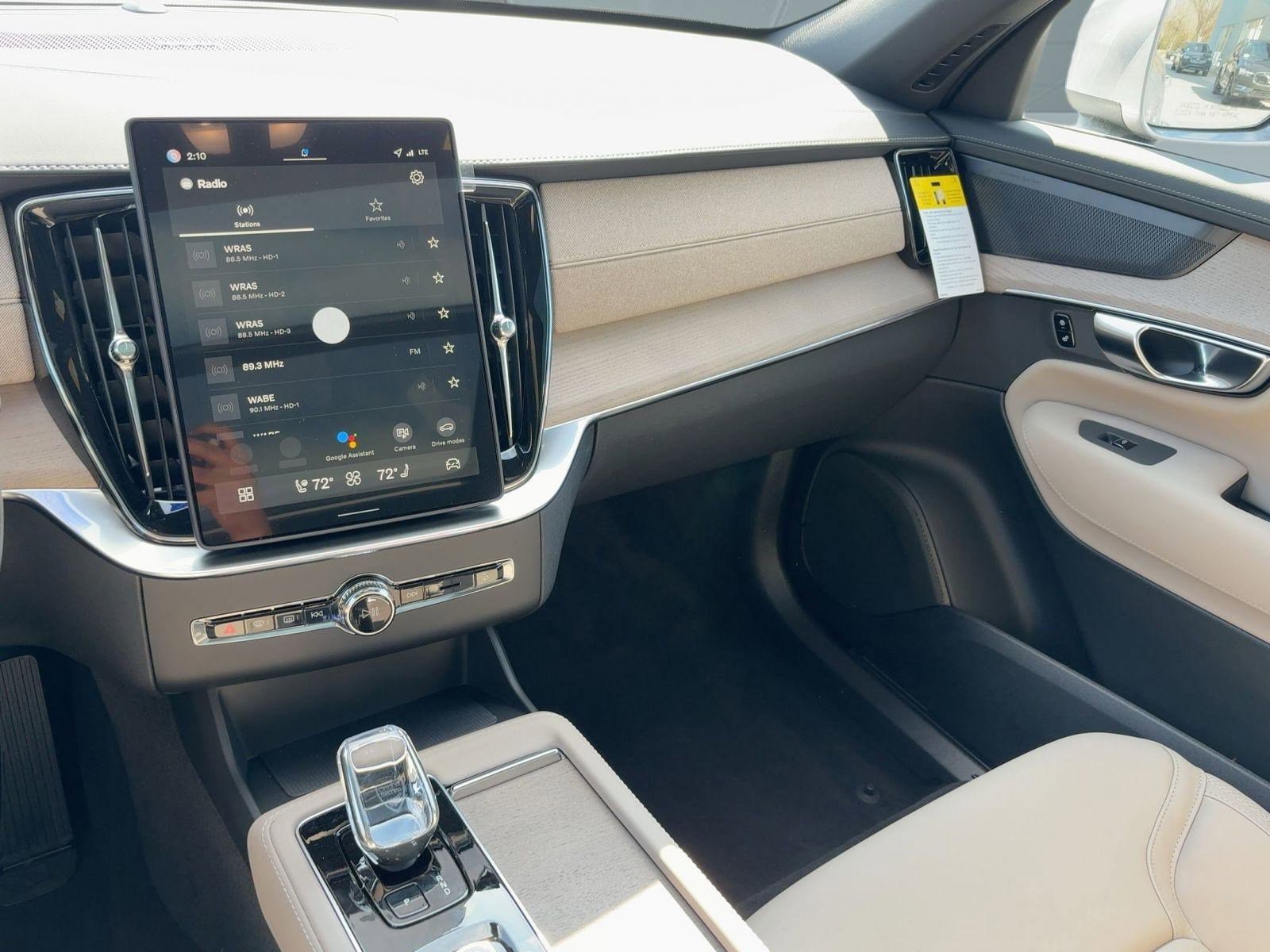 New 2026 Volvo XC90 B6 Plus w/ Protection Package Premier image 26