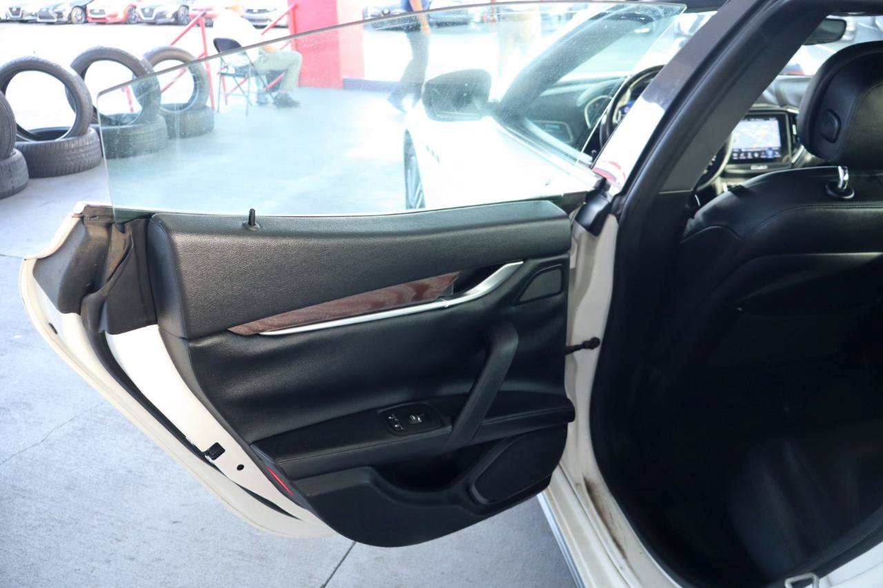 Used 2019 Maserati Ghibli S Q4 AWD/4WD image 28