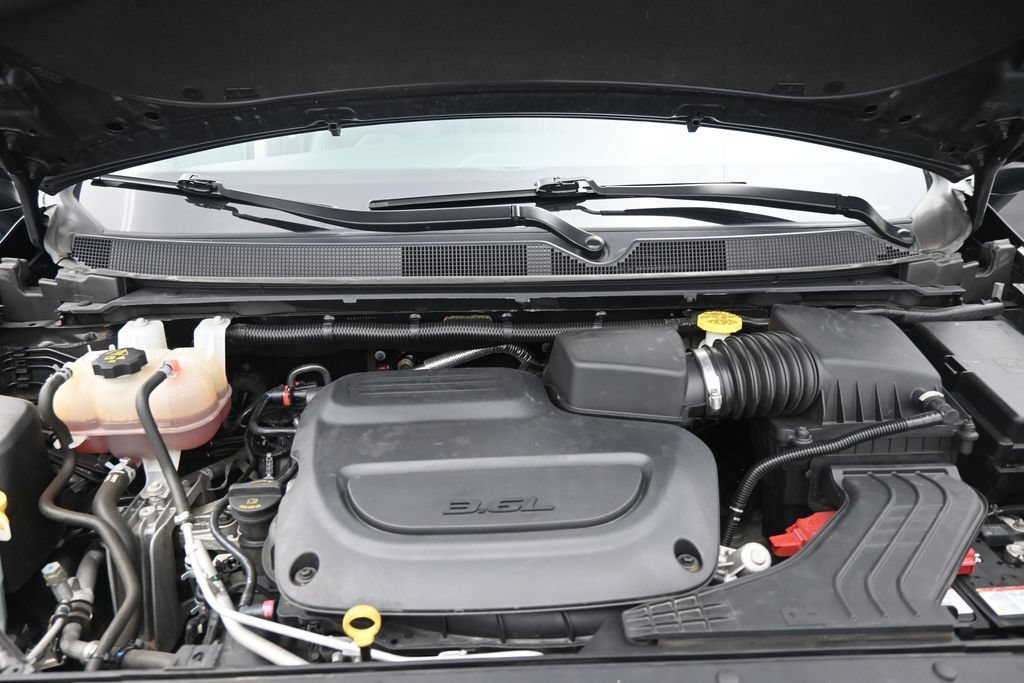 Used 2023 Chrysler Pacifica Touring-L FWD image 23