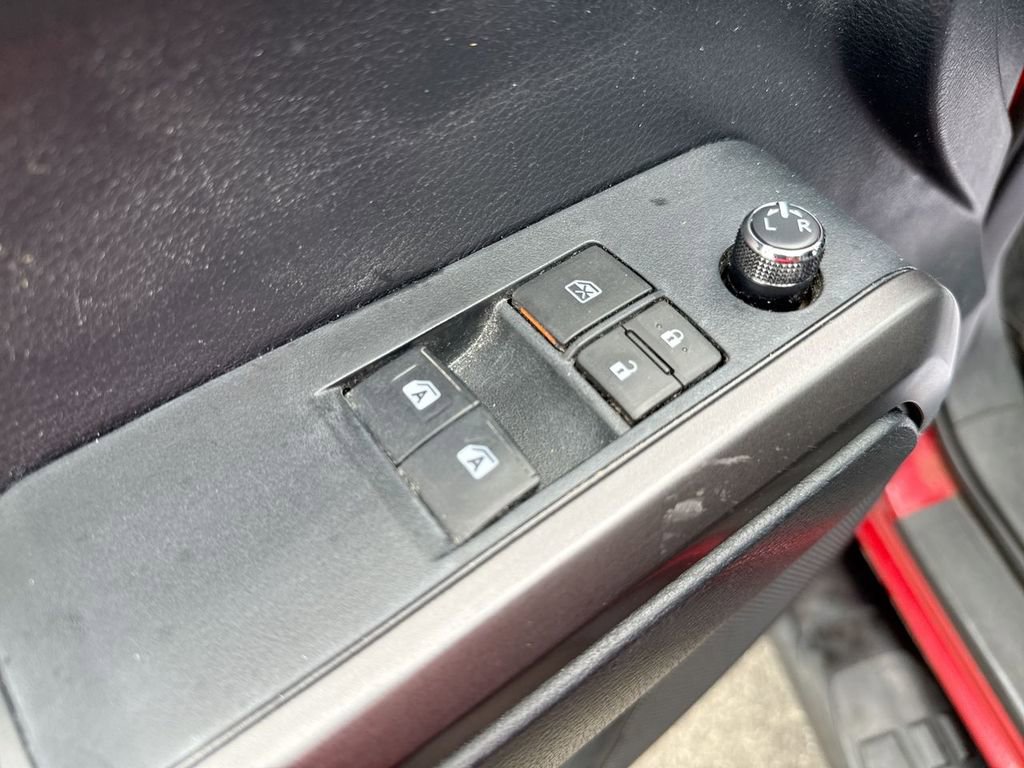 Used 2018 Toyota Tacoma TRD Off-Road AWD/4WD image 13