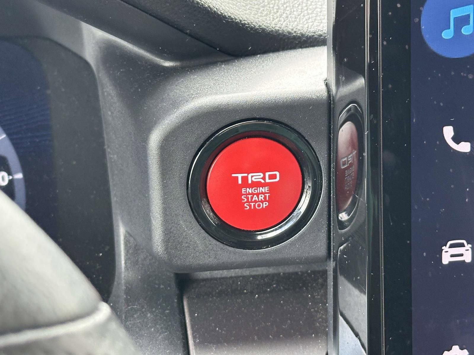 Used 2025 Toyota Tacoma TRD Sport w/ TRD Sport Upgrade Package AWD/4WD image 22