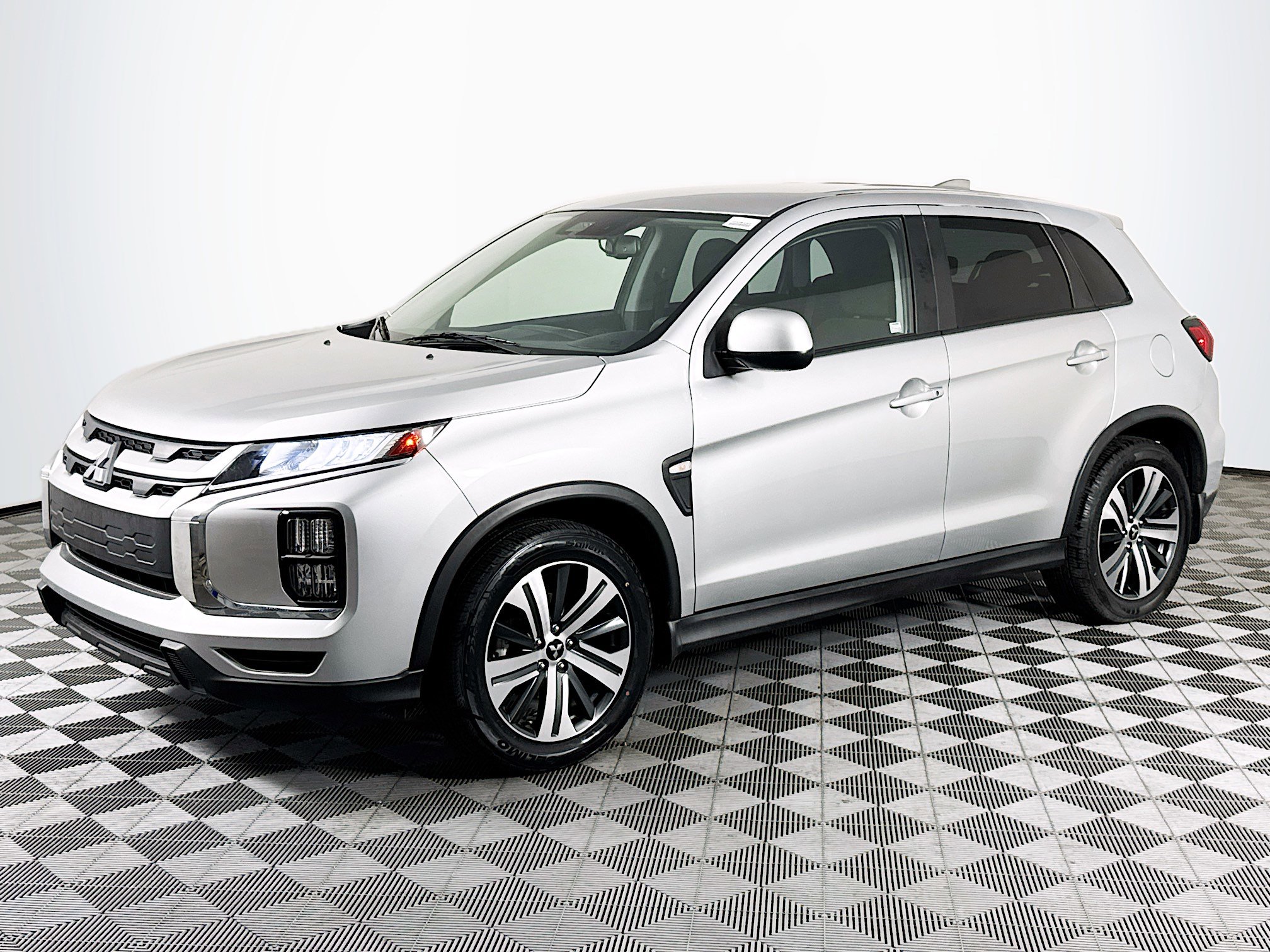 Used 2021 Mitsubishi Outlander Sport ES image 4