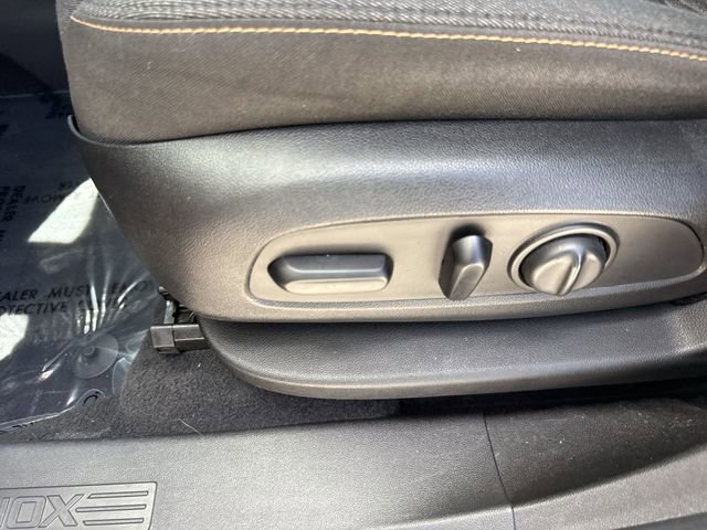 Used 2019 Chevrolet Equinox LT FWD image 12